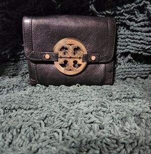 Tory Burch Amanda Leather Trifold Wallet